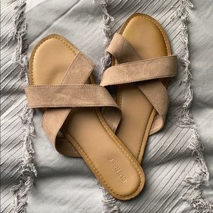 Old Navy women’s sandals